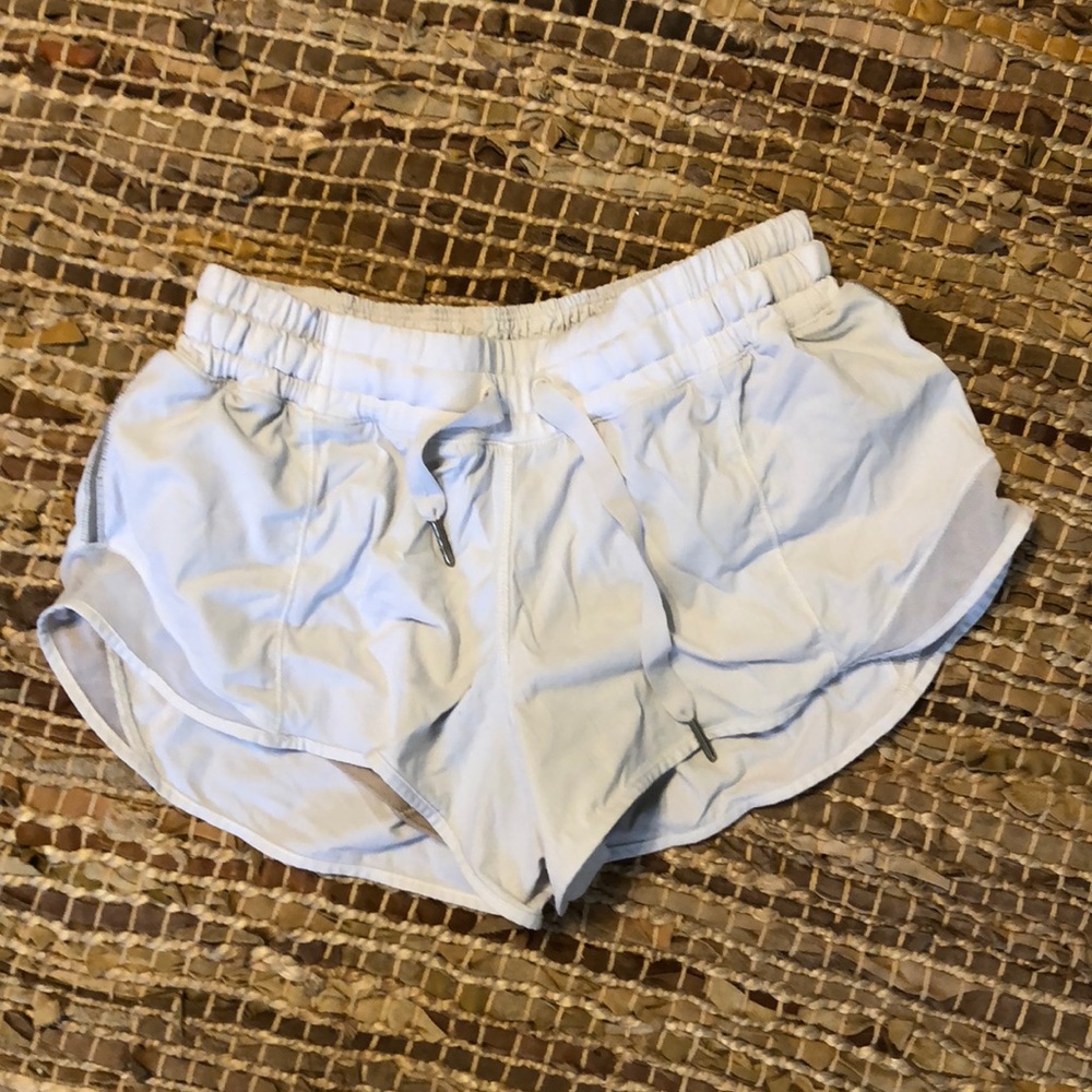 White lululemon shorts